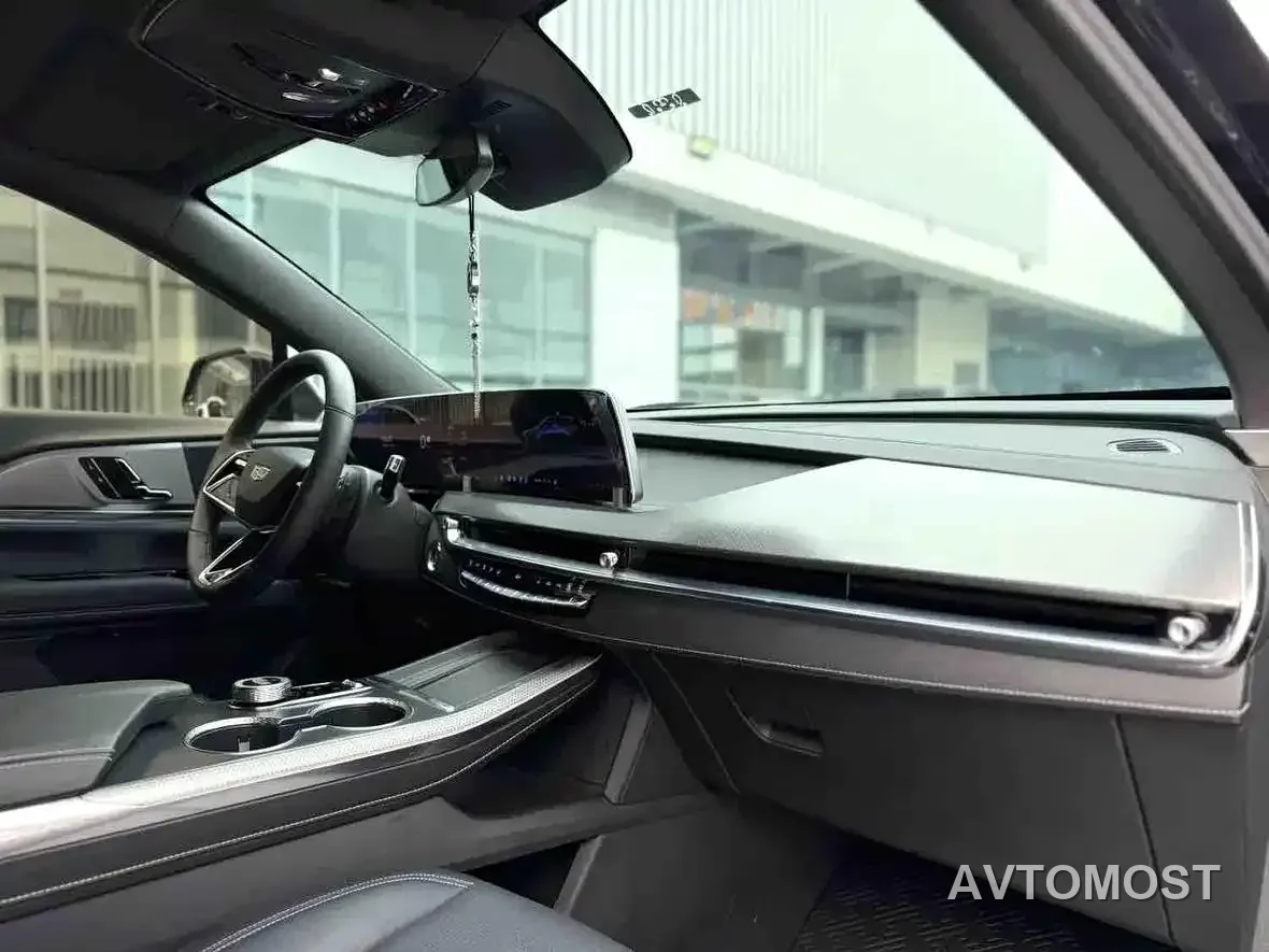 Cadillac XT5 2025 2.0T Luxury — фото 2
