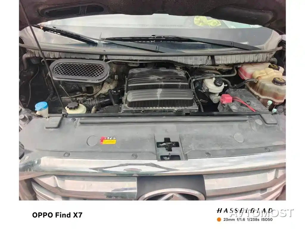 SAIC Maxus Xintu V90 2022 2.0T AMT Yunjie FWD Short Wheelbase Medium Roof Single Rear Tire 6-Seater — фото 3