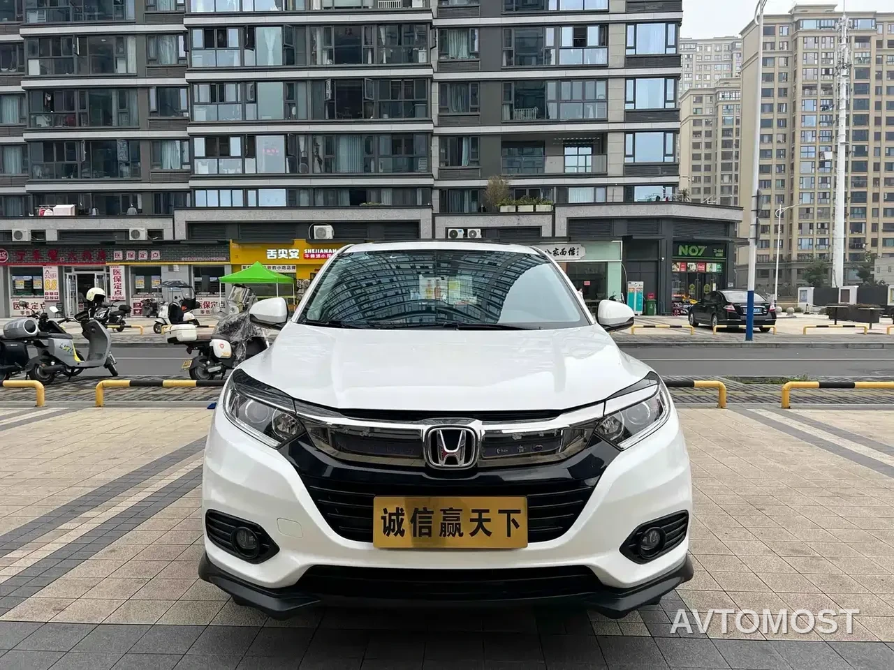 Honda Vezel 2022 1.5L CVT Phantom Night Pioneer Edition — фото 2