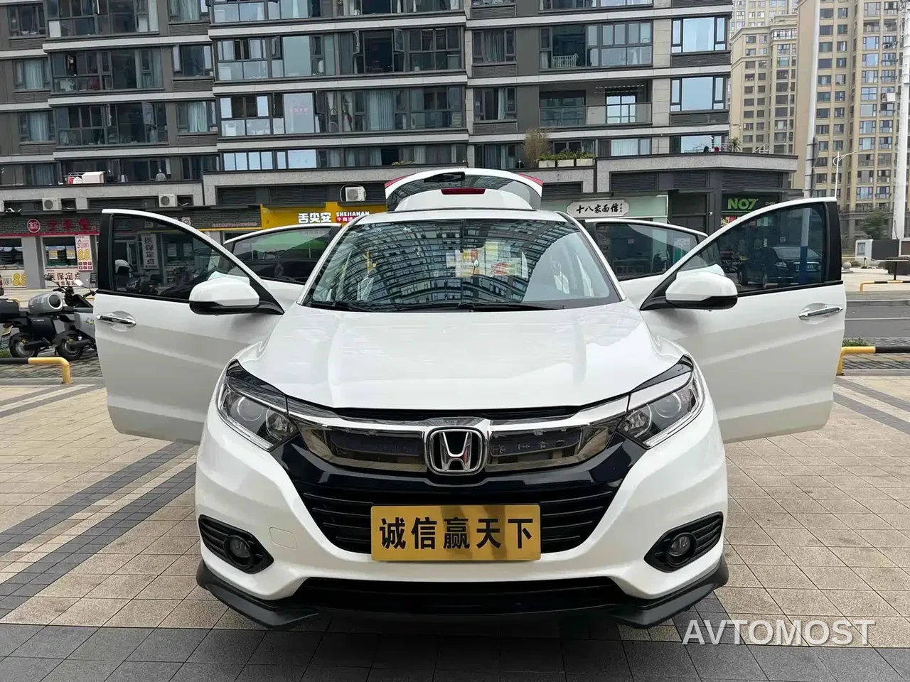 Honda Vezel 2022 1.5L CVT Phantom Night Pioneer Edition — фото 4