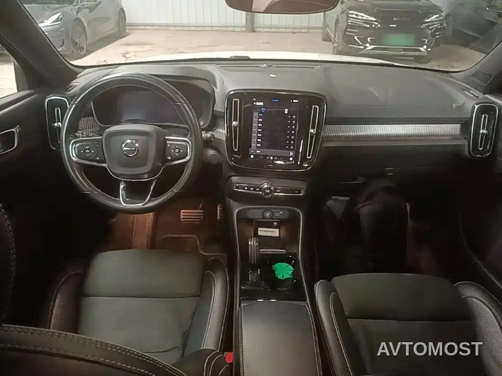 Volvo XC40 New Energy 2021 P8 EV AWD Elegant Sport — фото 6