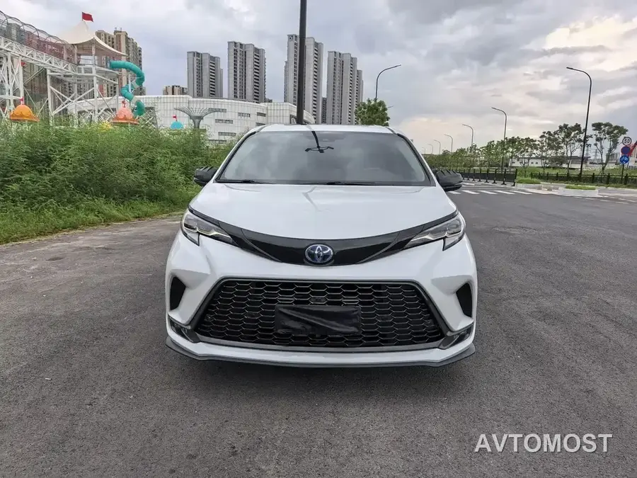 Toyota Granvia 2022 2.5L Hybrid Premium Edition