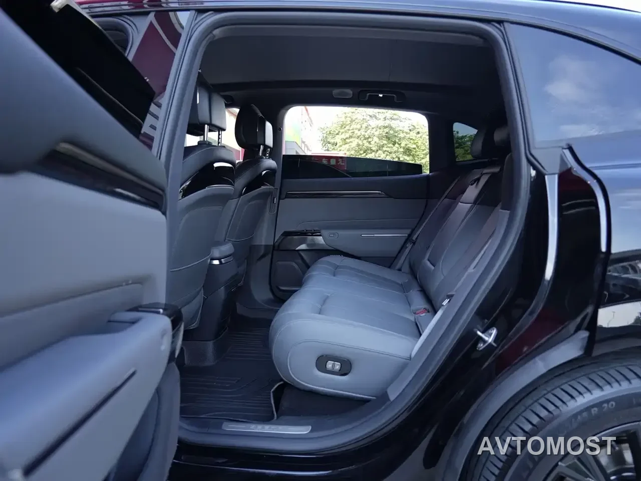 Zeekr 7X 2025 Model 75kWh RWD Smart Driving Edition — фото 5