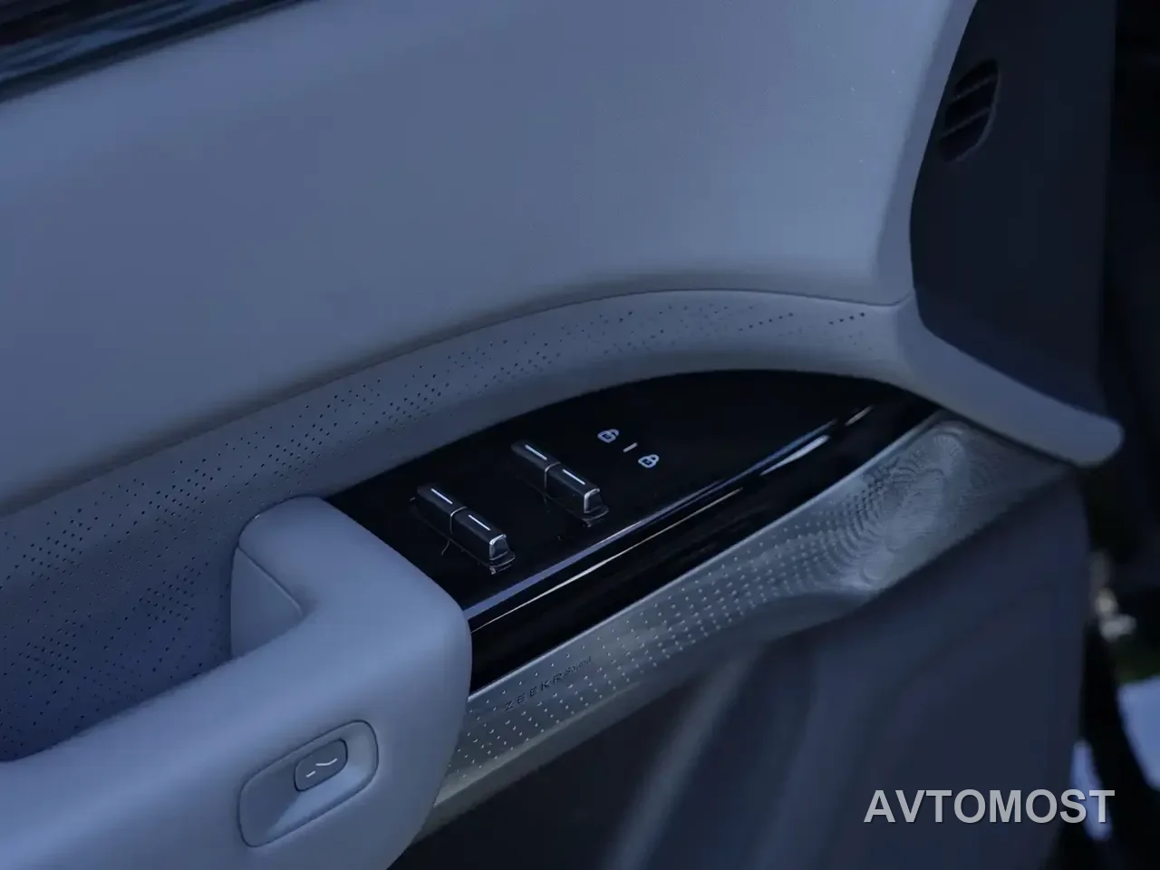 Zeekr 7X 2025 Model 75kWh RWD Smart Driving Edition — фото 19