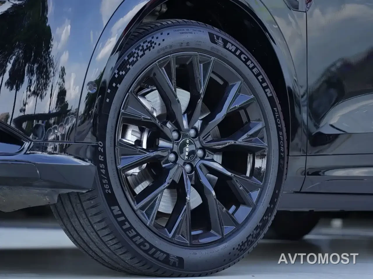 Zeekr 7X 2025 Model 75kWh RWD Smart Driving Edition — фото 9