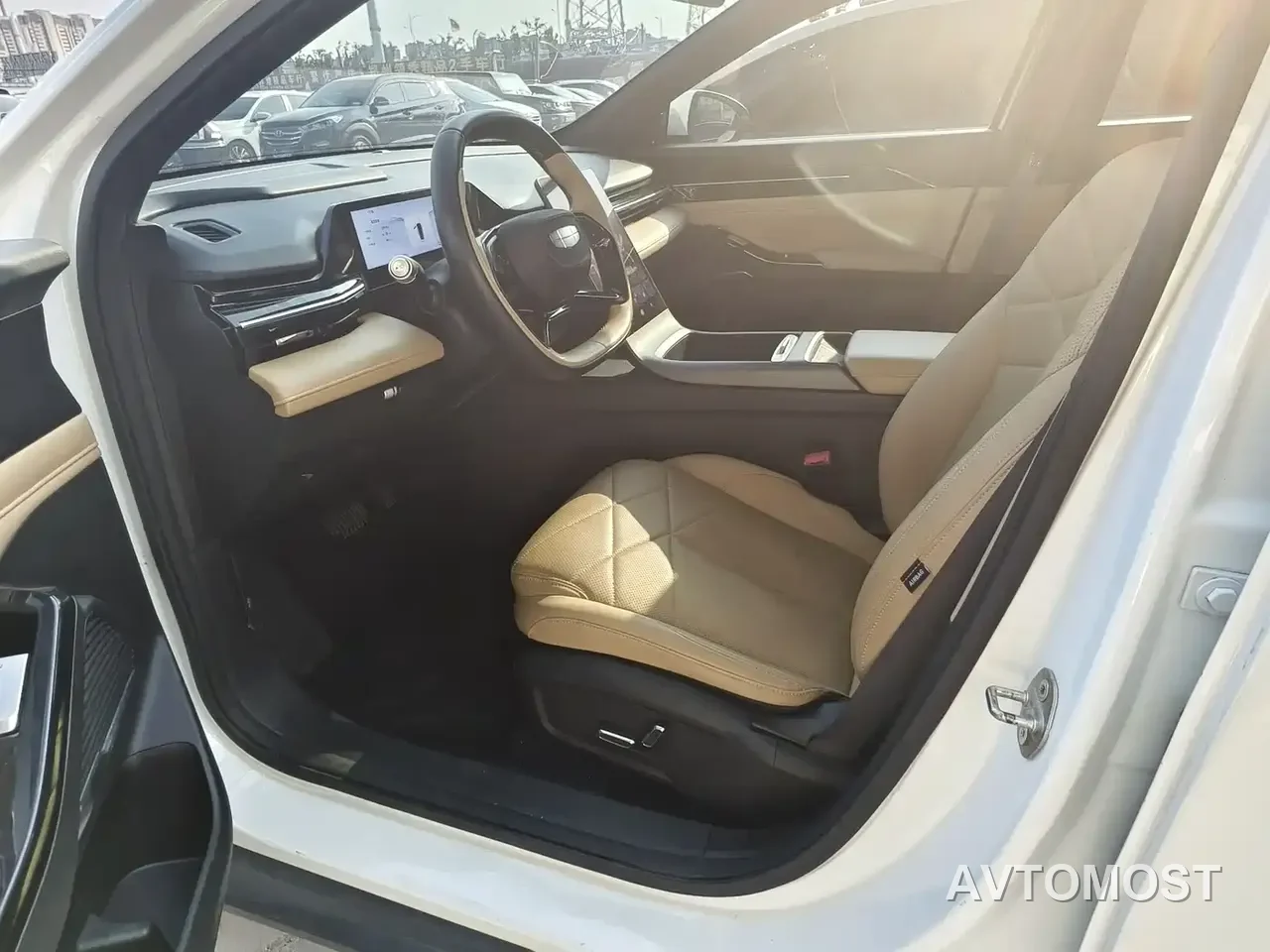Geely Galaxy L6 2024 125km PLUS Soaring Dragon Edition — фото 2