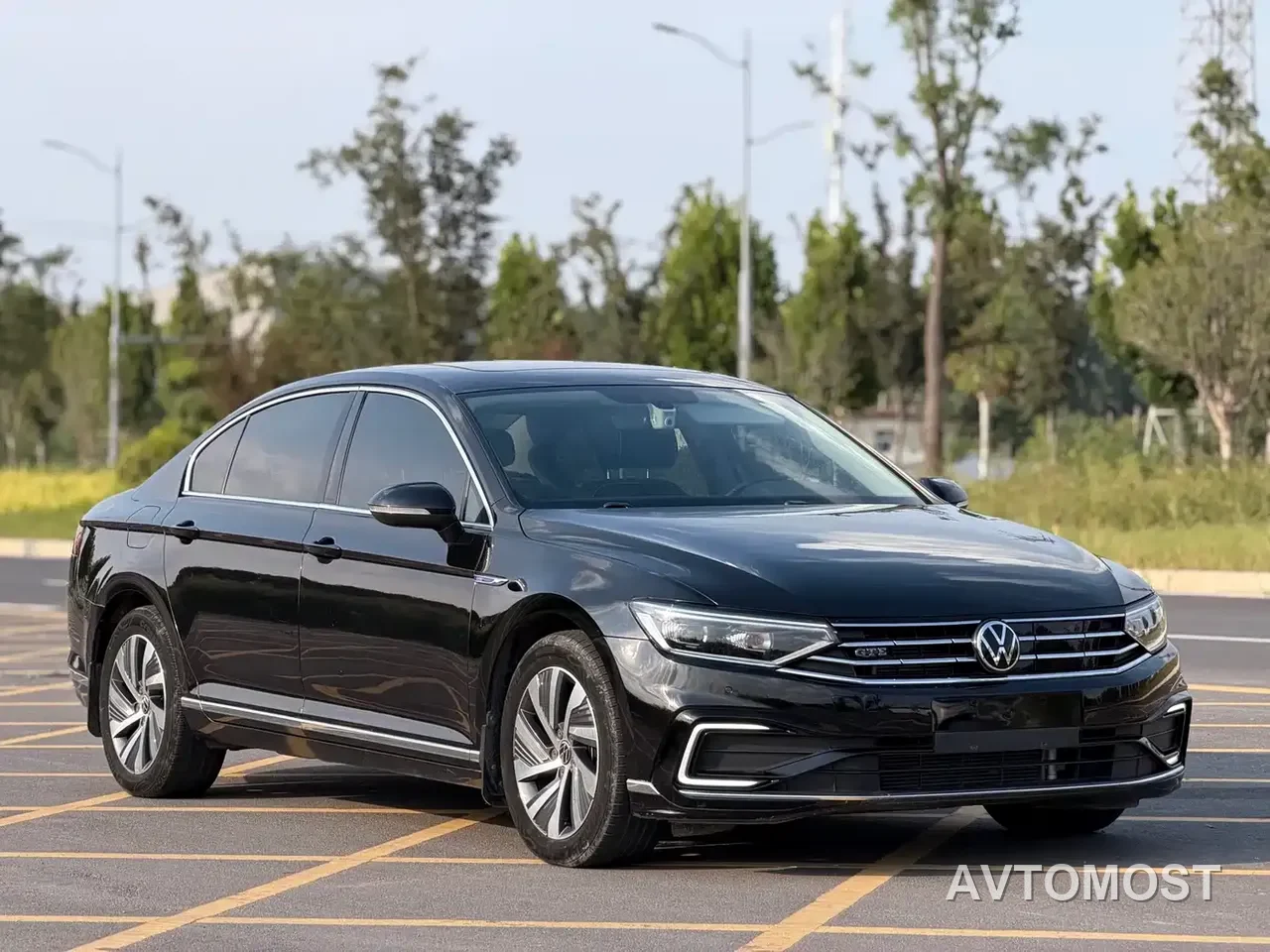 Volkswagen Magotan GTE Plug-in Hybrid 2020 GTE Luxury — фото 3