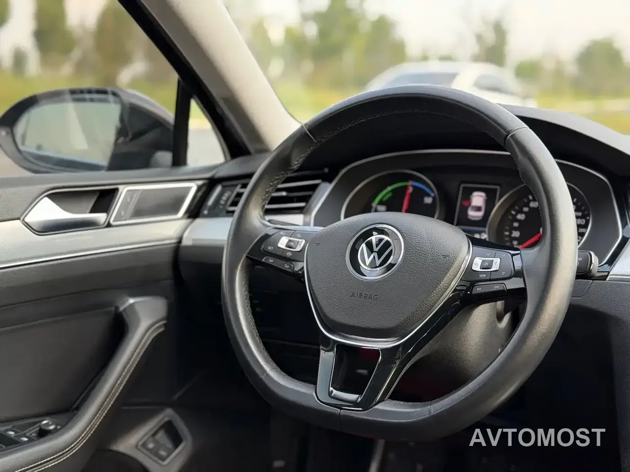 Volkswagen Magotan GTE Plug-in Hybrid 2020 GTE Luxury — фото 11