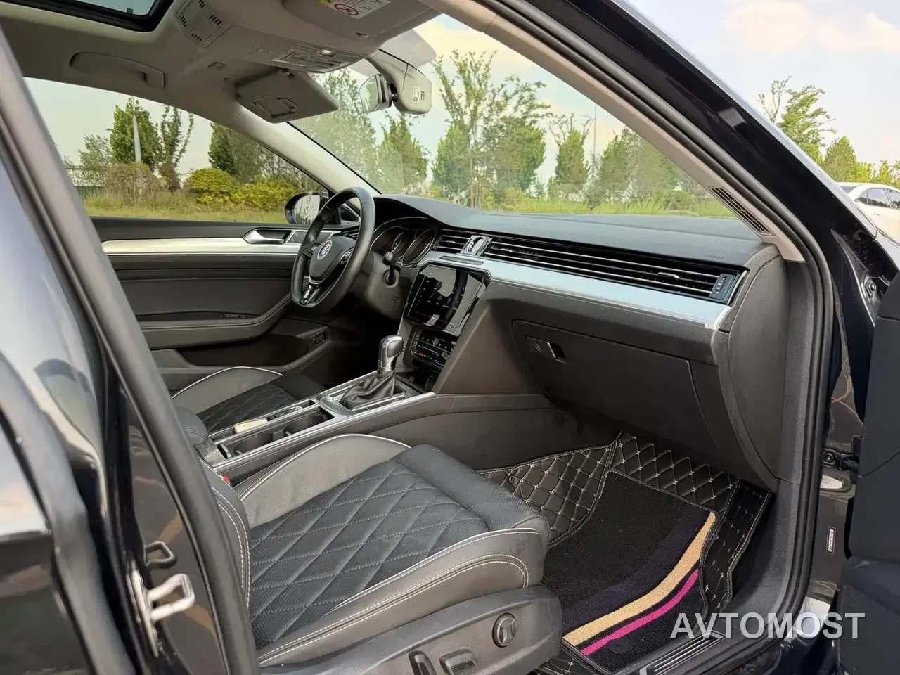 Volkswagen Magotan GTE Plug-in Hybrid 2020 GTE Luxury — фото 15