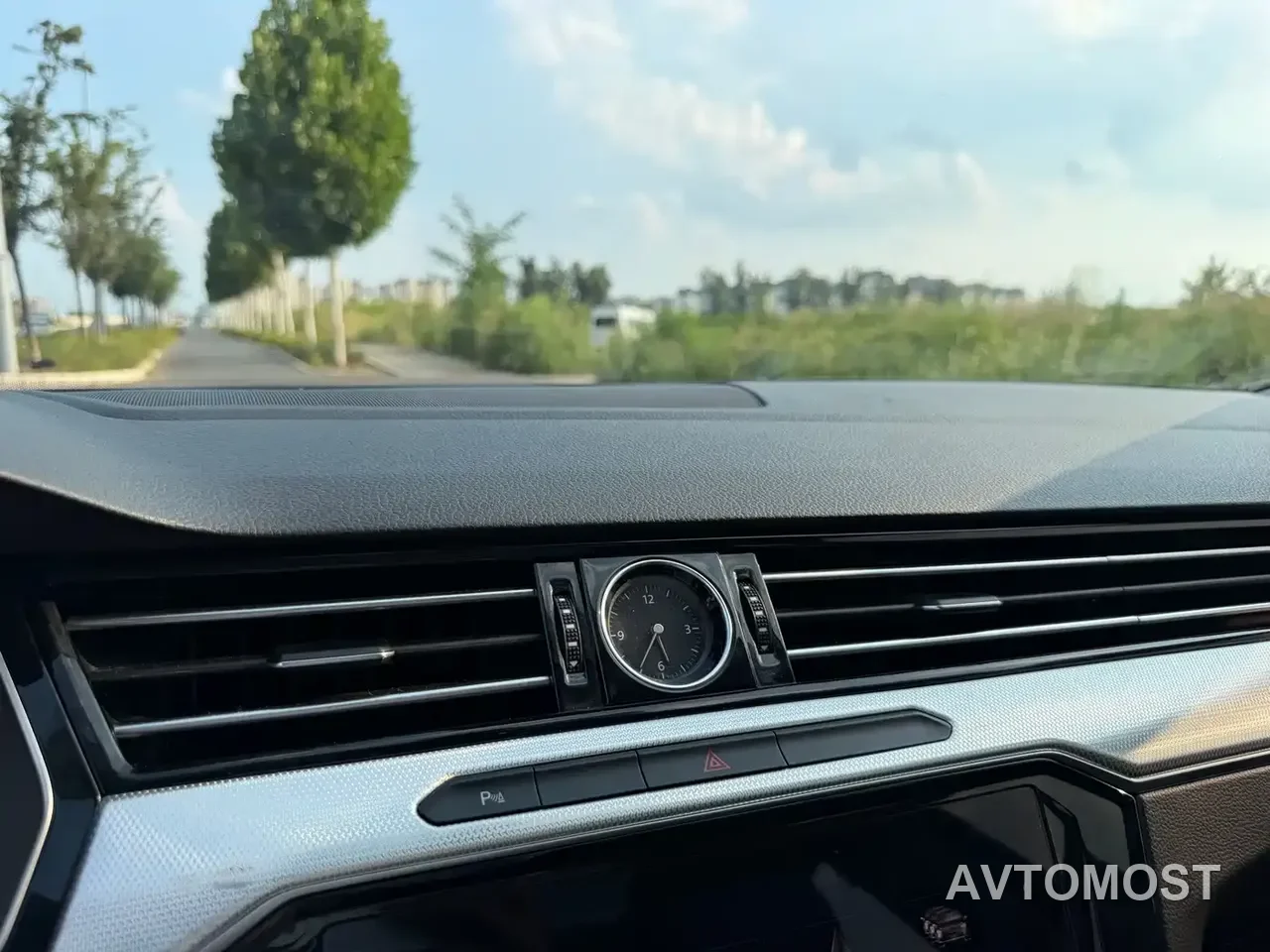 Volkswagen Magotan GTE Plug-in Hybrid 2020 GTE Luxury — фото 20