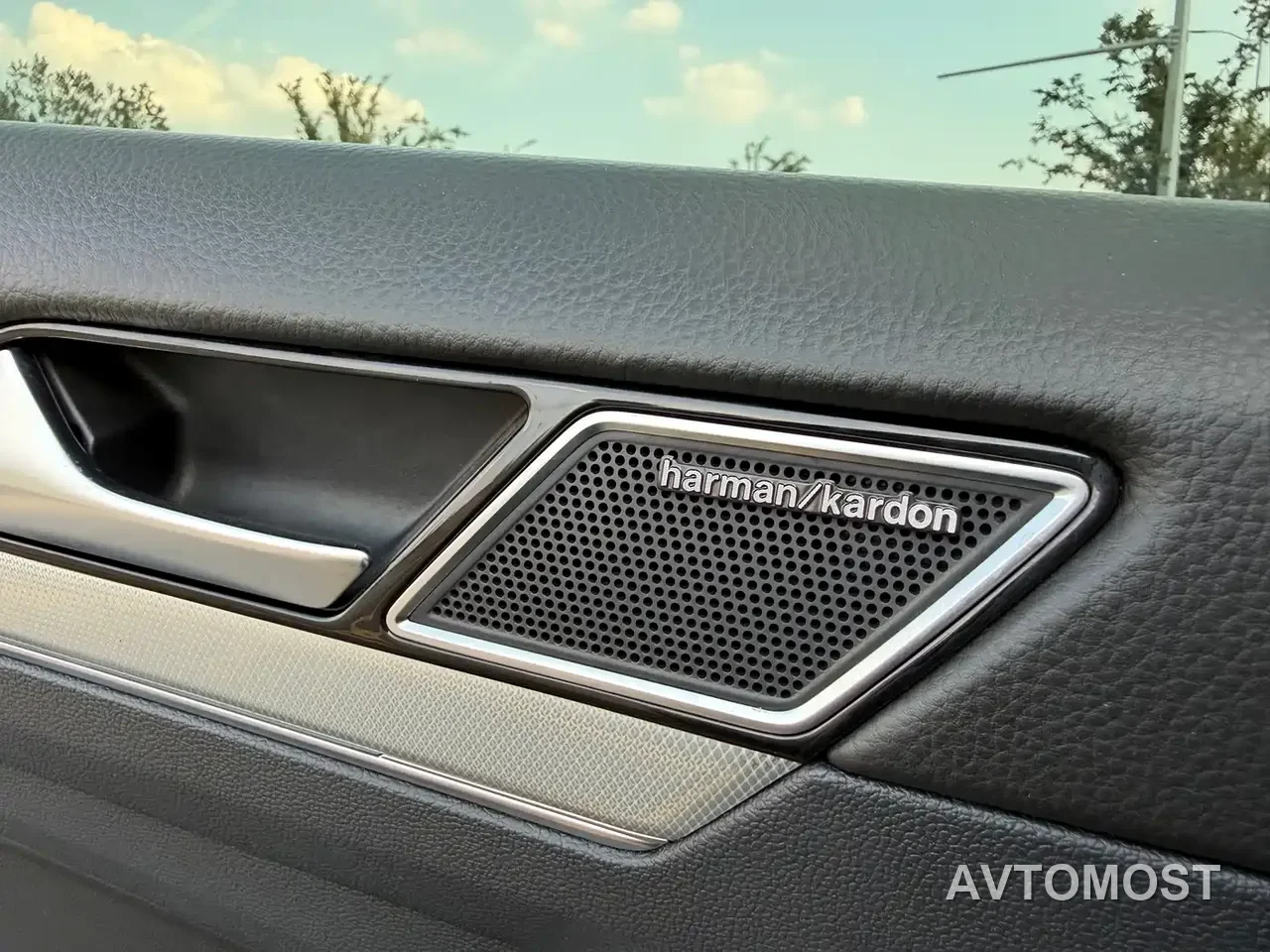 Volkswagen Magotan GTE Plug-in Hybrid 2020 GTE Luxury — фото 23