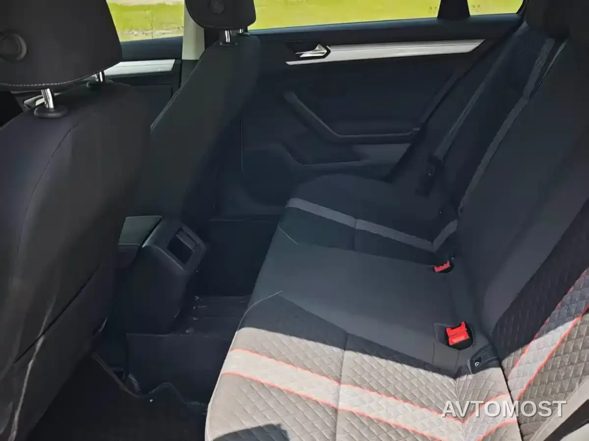 Volkswagen Lamando 2021 230TSI DSG Fashion Edition — фото 5