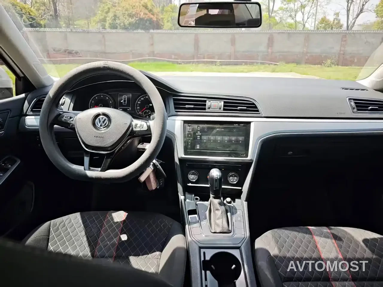 Volkswagen Lamando 2021 230TSI DSG Fashion Edition — фото 6