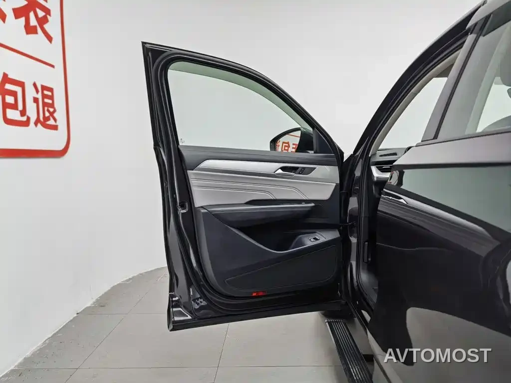 Volkswagen Talagon 2023 330TSI Luxury Touring Edition — фото 8