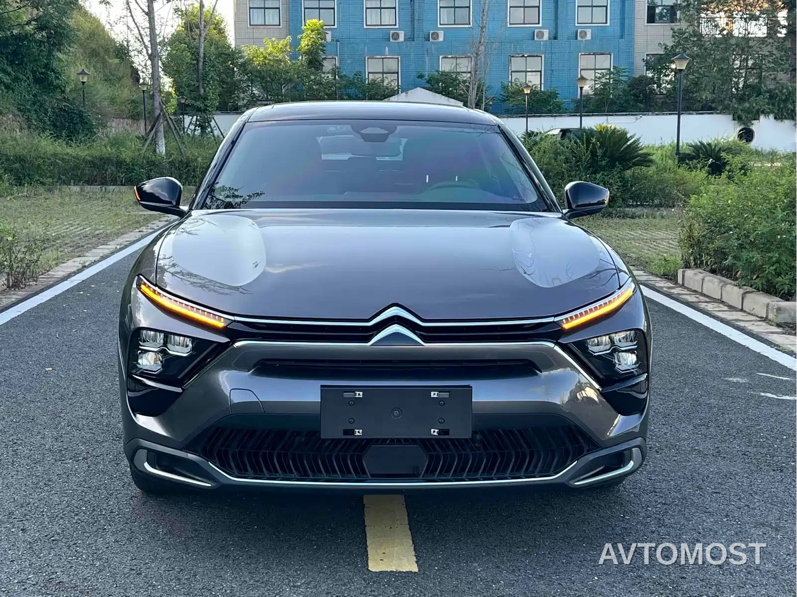 Citroën Versailles C5 X 2022 1.6T Enjoy Extraordinary Tiger Year Opening Edition — фото 2