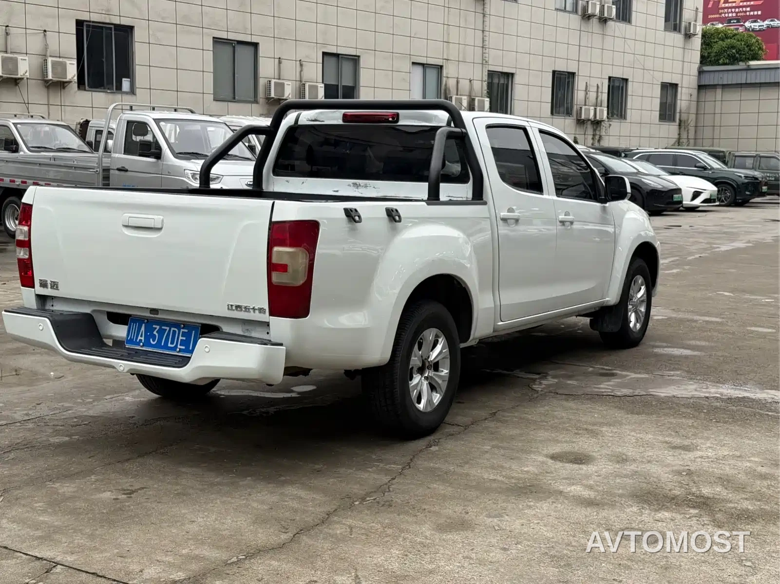 Isuzu Ruimai 2023 Model 2.5T Diesel Manual 4WD Damai Version Standard Wheelbase — фото 11