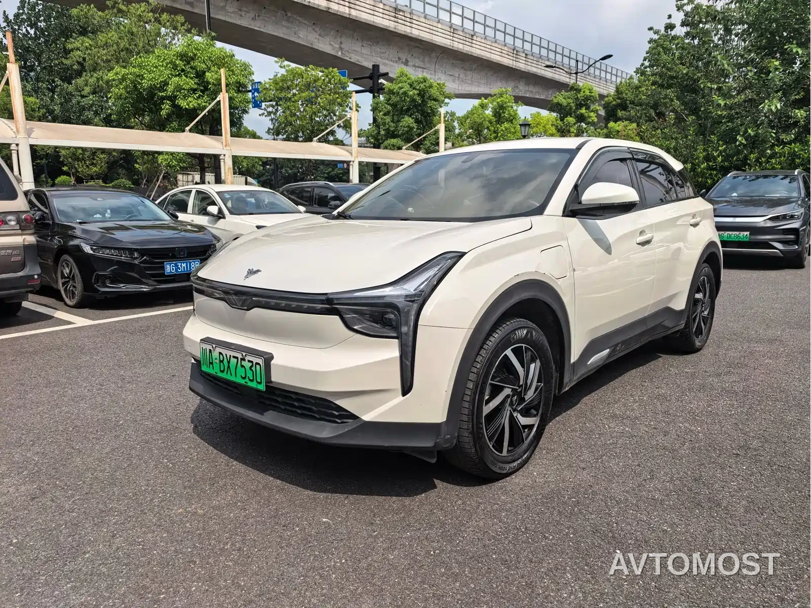 Nezha Auto Neta U 2022 Smart 400 NCM — фото 1