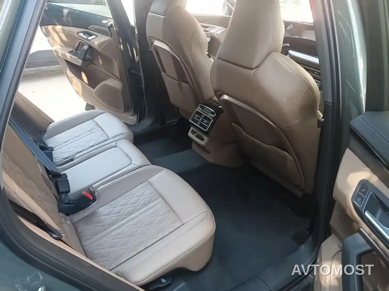 Audi Q5L 2026 Luxury Sport 150kW — фото 2