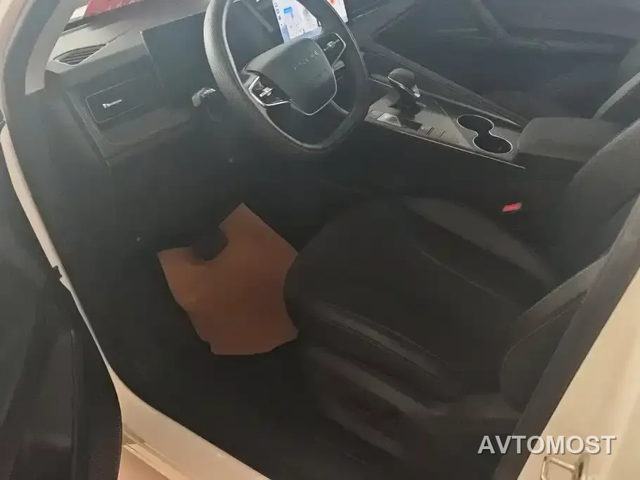 Roewe D5X DMH 2024 135 Flagship Edition — фото 12