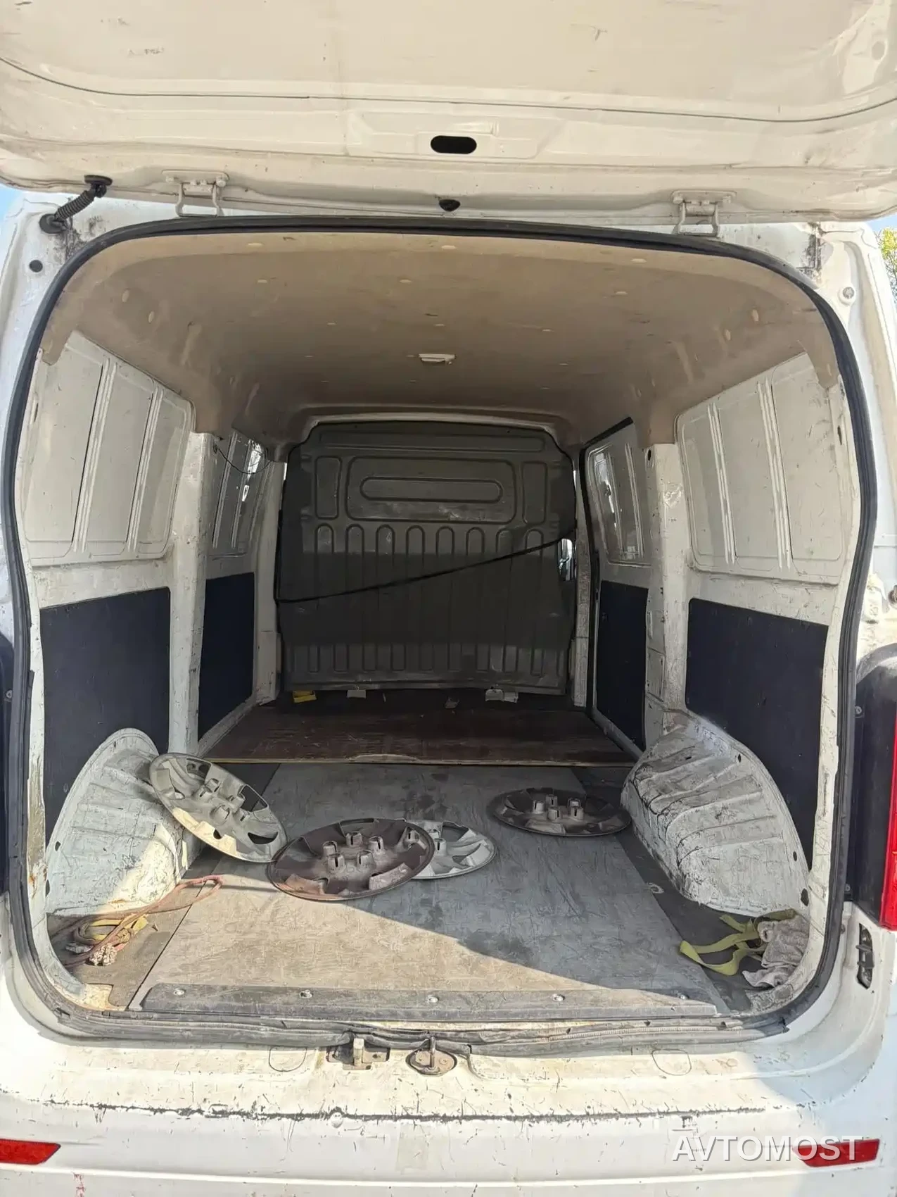 Changan Ruixing EM60 2021 Pure Electric Van Truck 70kW — фото 9