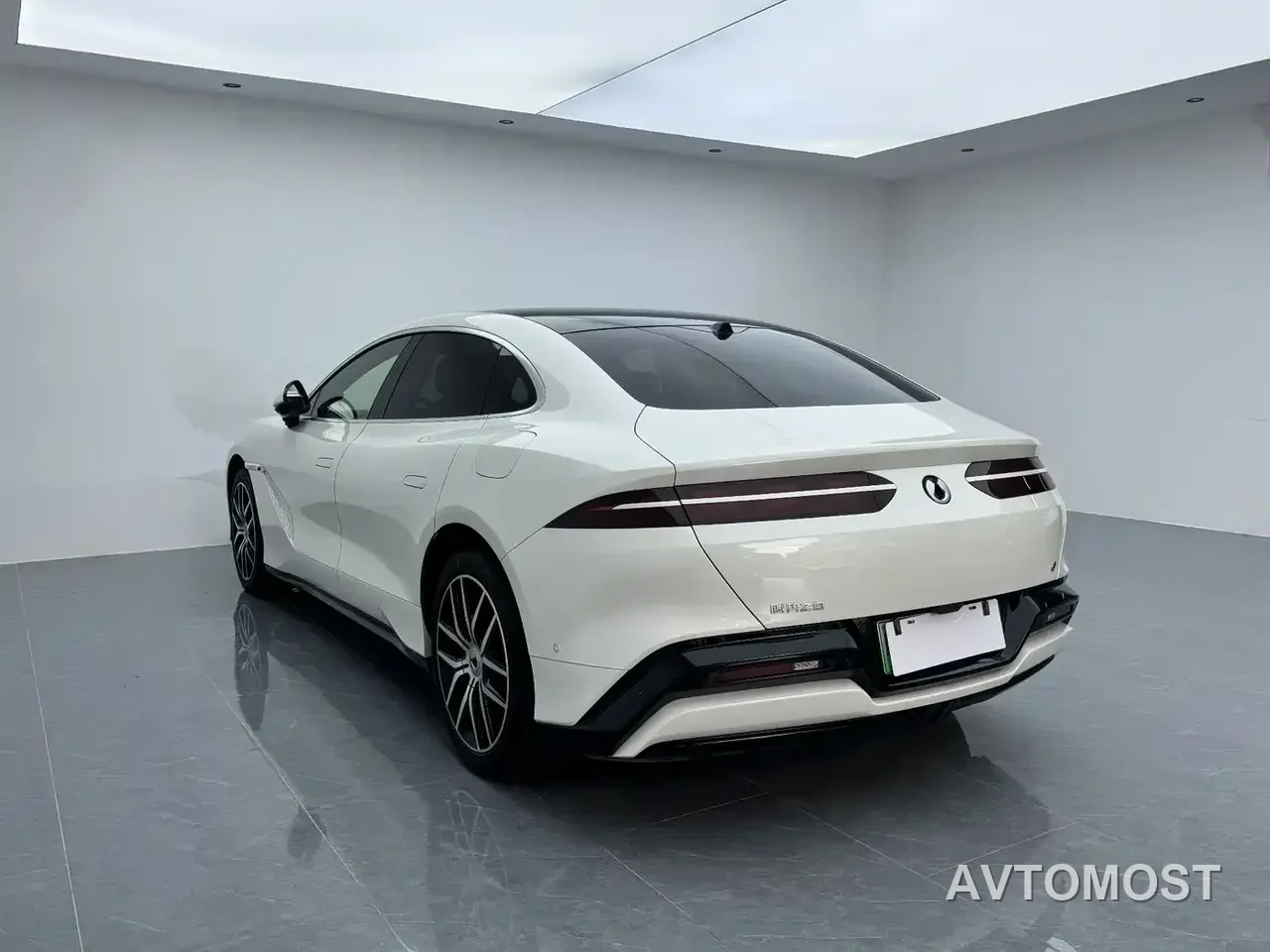 Denza Z9 2024 Model 1100km AWD Max Edition — фото 15