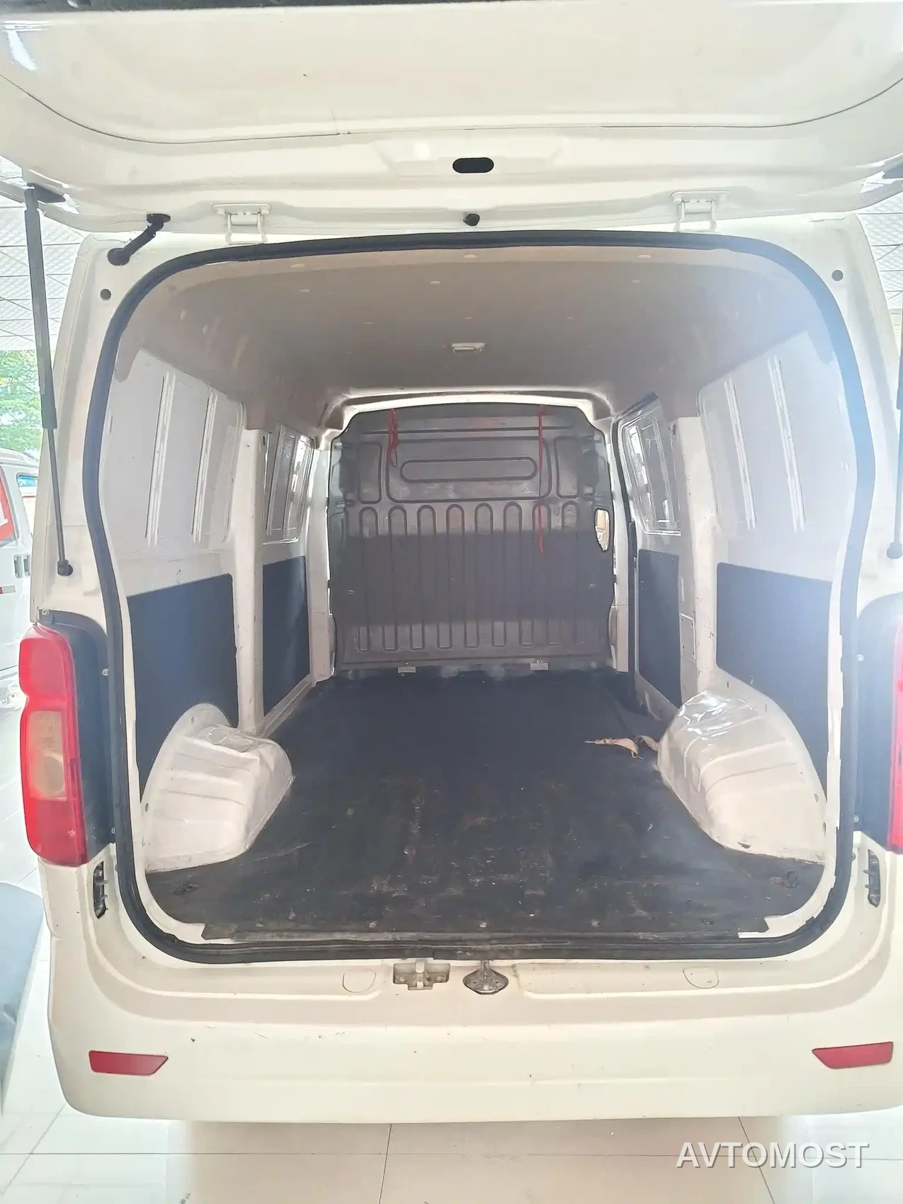Changan Ruixing EM60 2021 Pure Electric Van Truck 70kW — фото 6