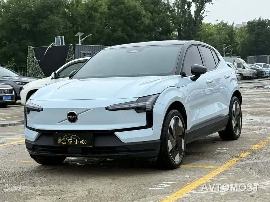 Volvo EX30 2025 RWD Long Range Ultra