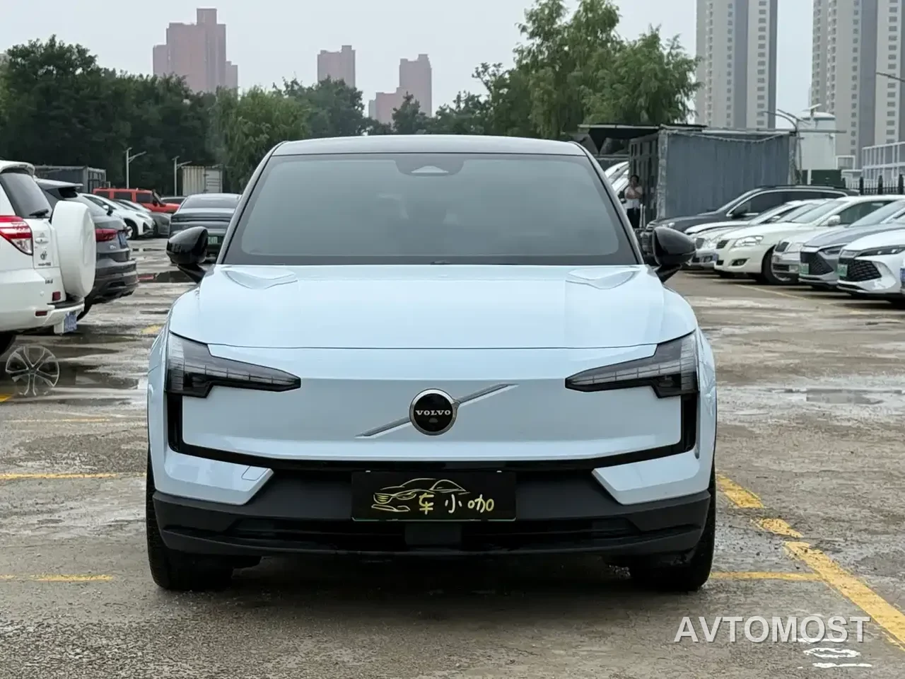 Volvo EX30 2025 RWD Long Range Ultra — фото 2