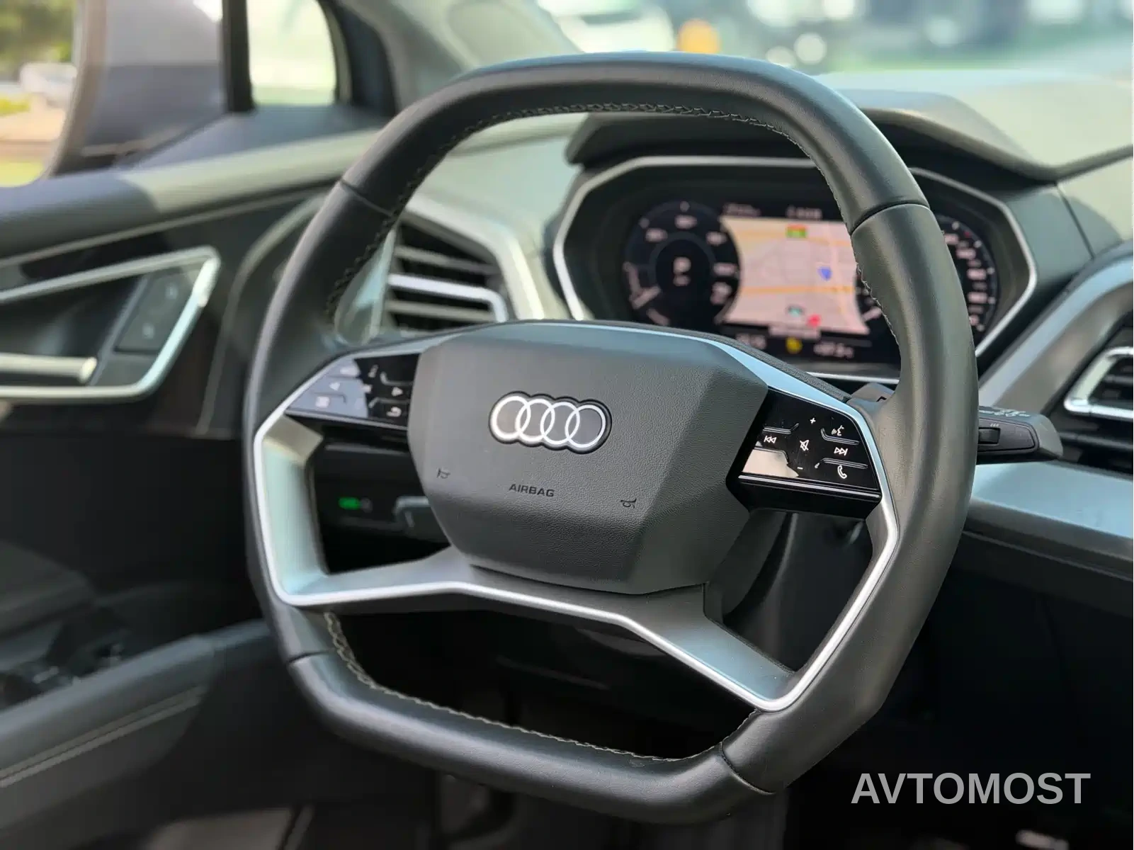 Audi Q4 e-tron 2023 40 e-tron Pioneer Edition — фото 9