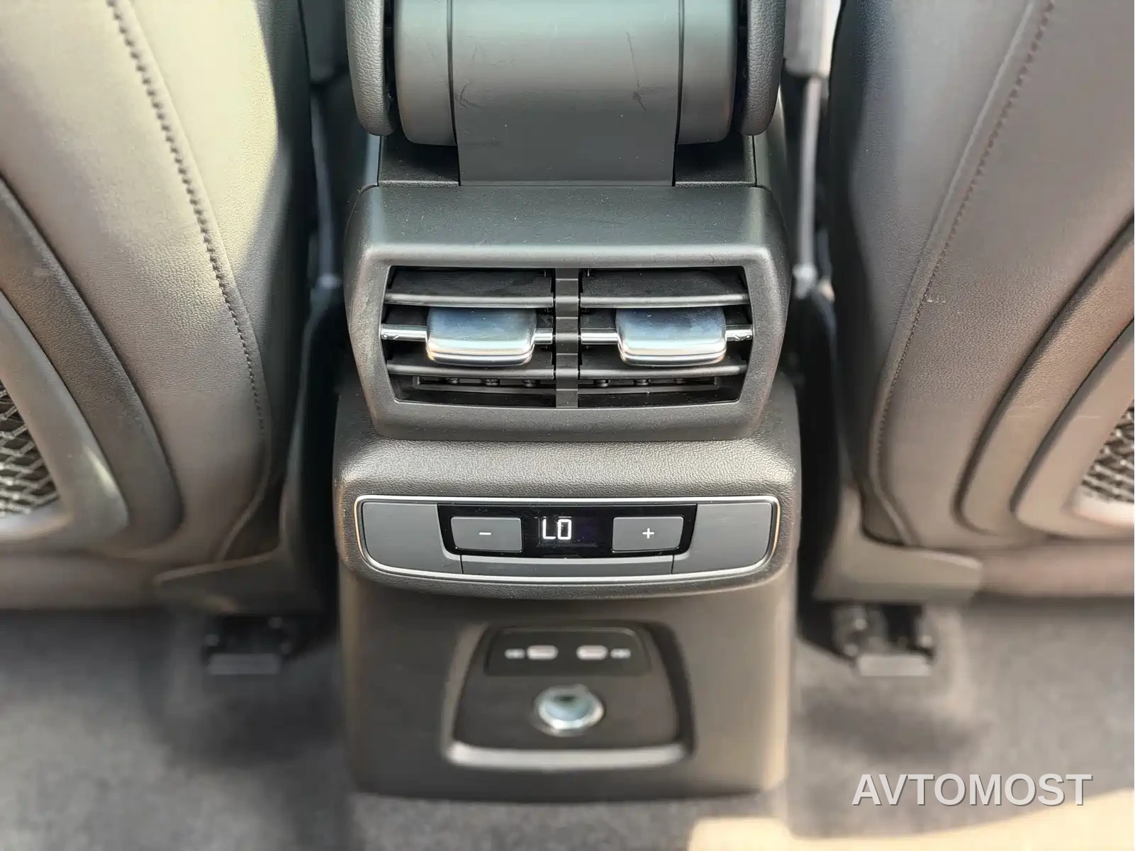 Audi Q4 e-tron 2023 40 e-tron Pioneer Edition — фото 13