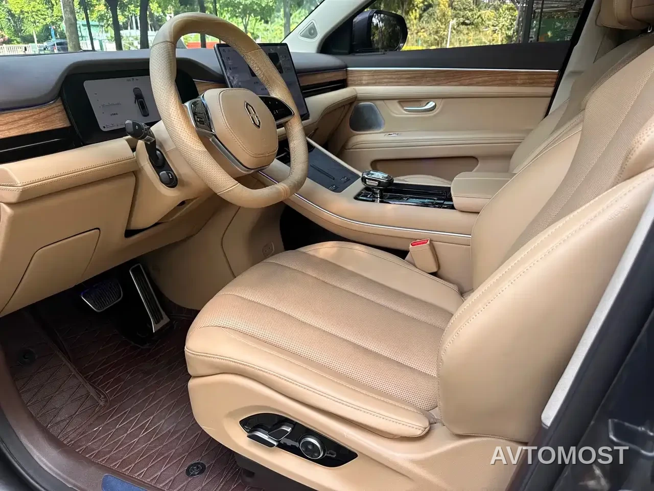 AITO M7 2024 1.5T RWD Plus 5-Seater — фото 6