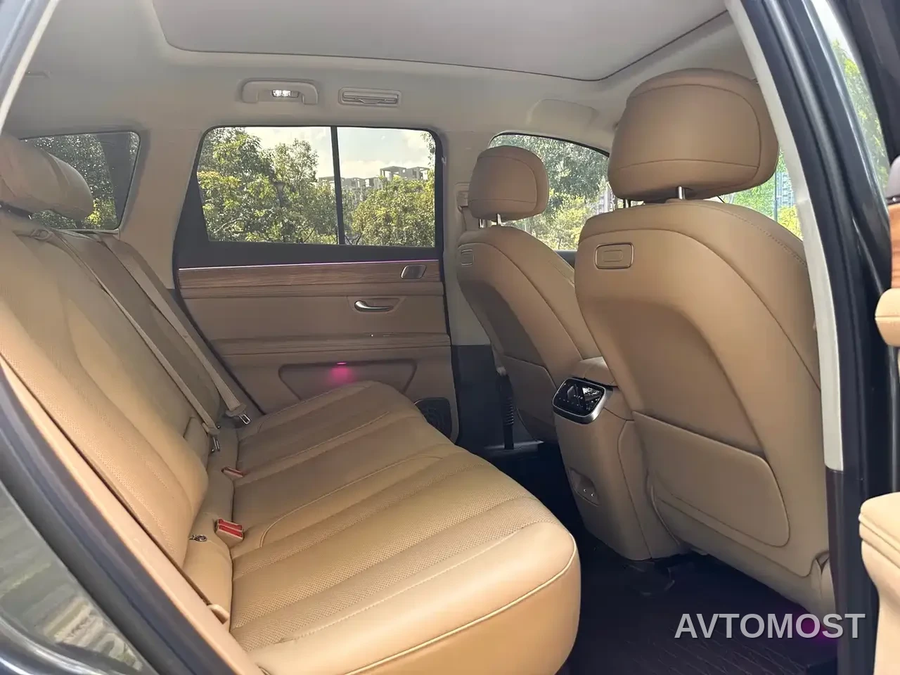 AITO M7 2024 1.5T RWD Plus 5-Seater — фото 8