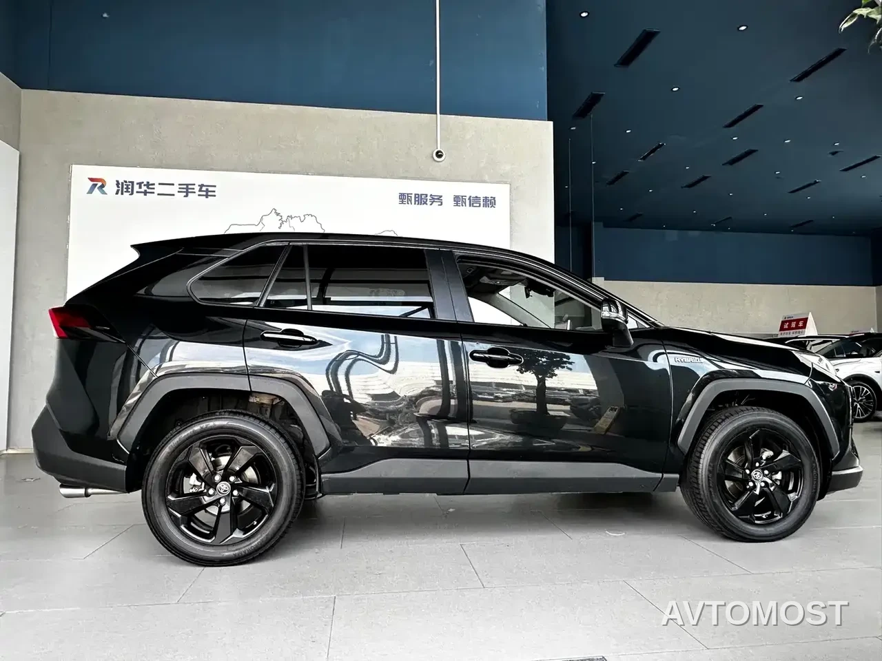 Toyota RAV4 Rongfang 2021 Hybrid 2.5L E-CVT AWD Elite PLUS Edition — фото 3
