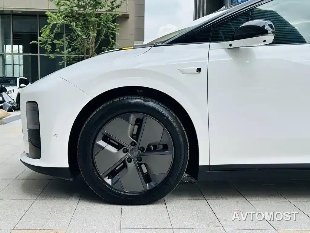 Li i8 2025 Standard Edition — фото 18
