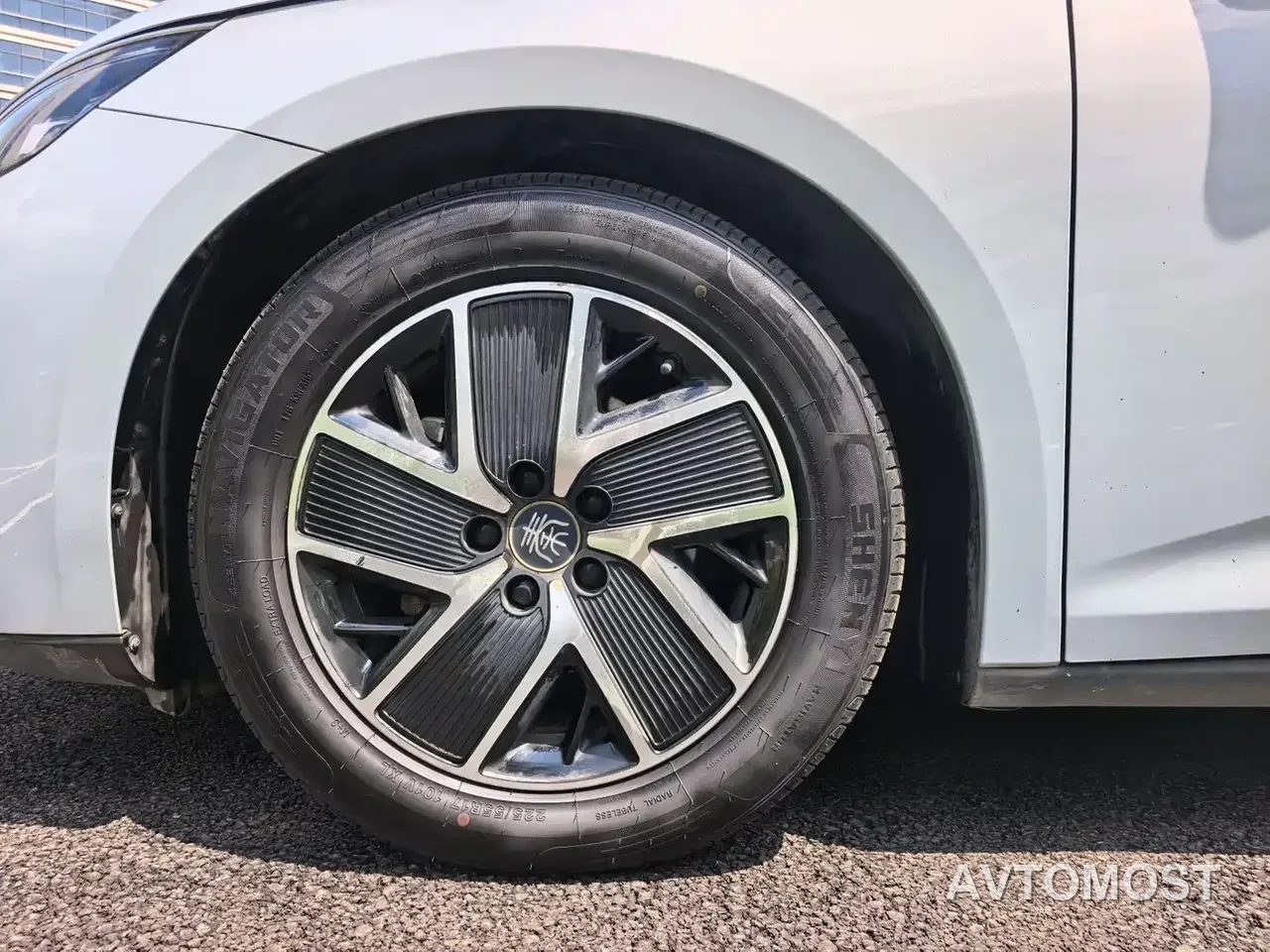 BYD Qin L 2024 DM-i 80KM Superior — фото 7