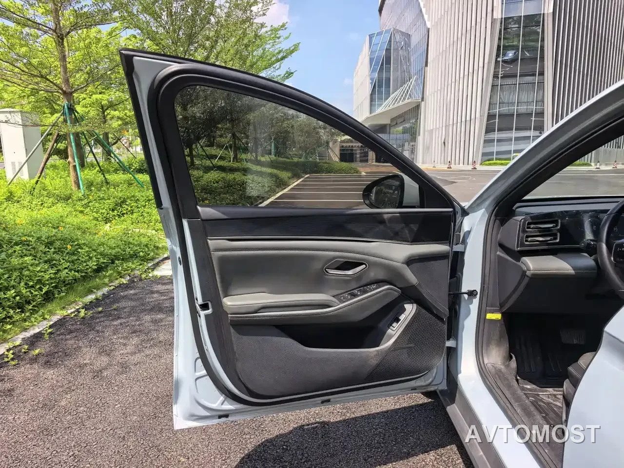 BYD Qin L 2024 DM-i 80KM Superior — фото 8
