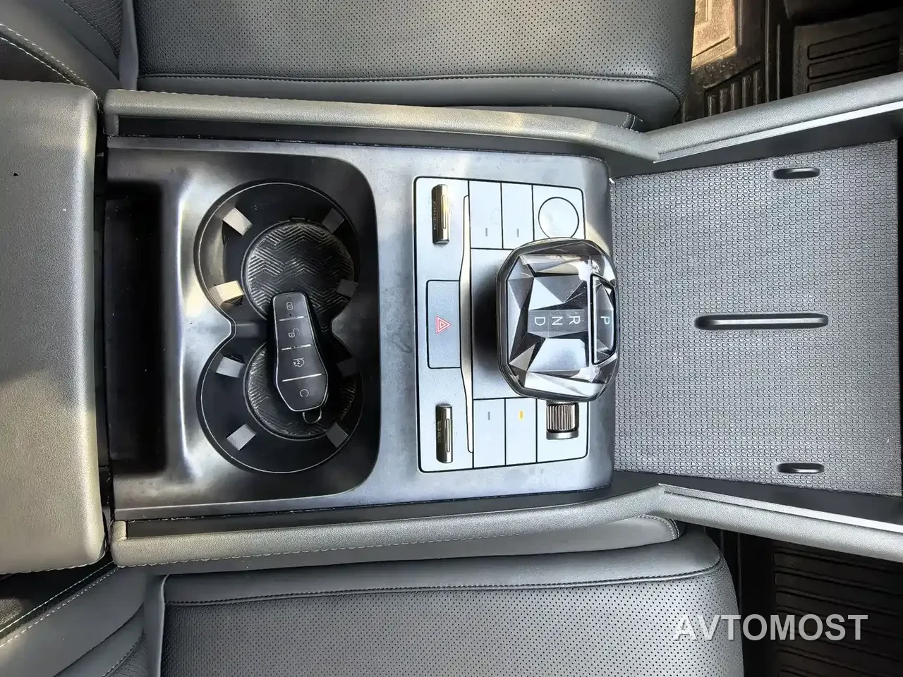 BYD Qin L 2024 DM-i 80KM Superior — фото 14