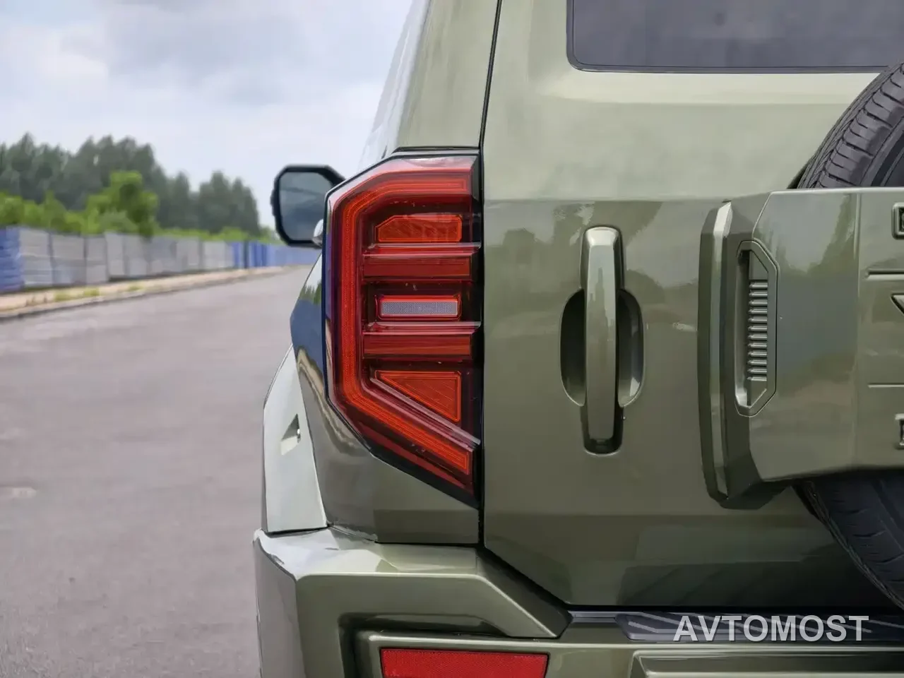 Tank 400 New Energy 2024 Hi4-T Off-Road Edition — фото 11