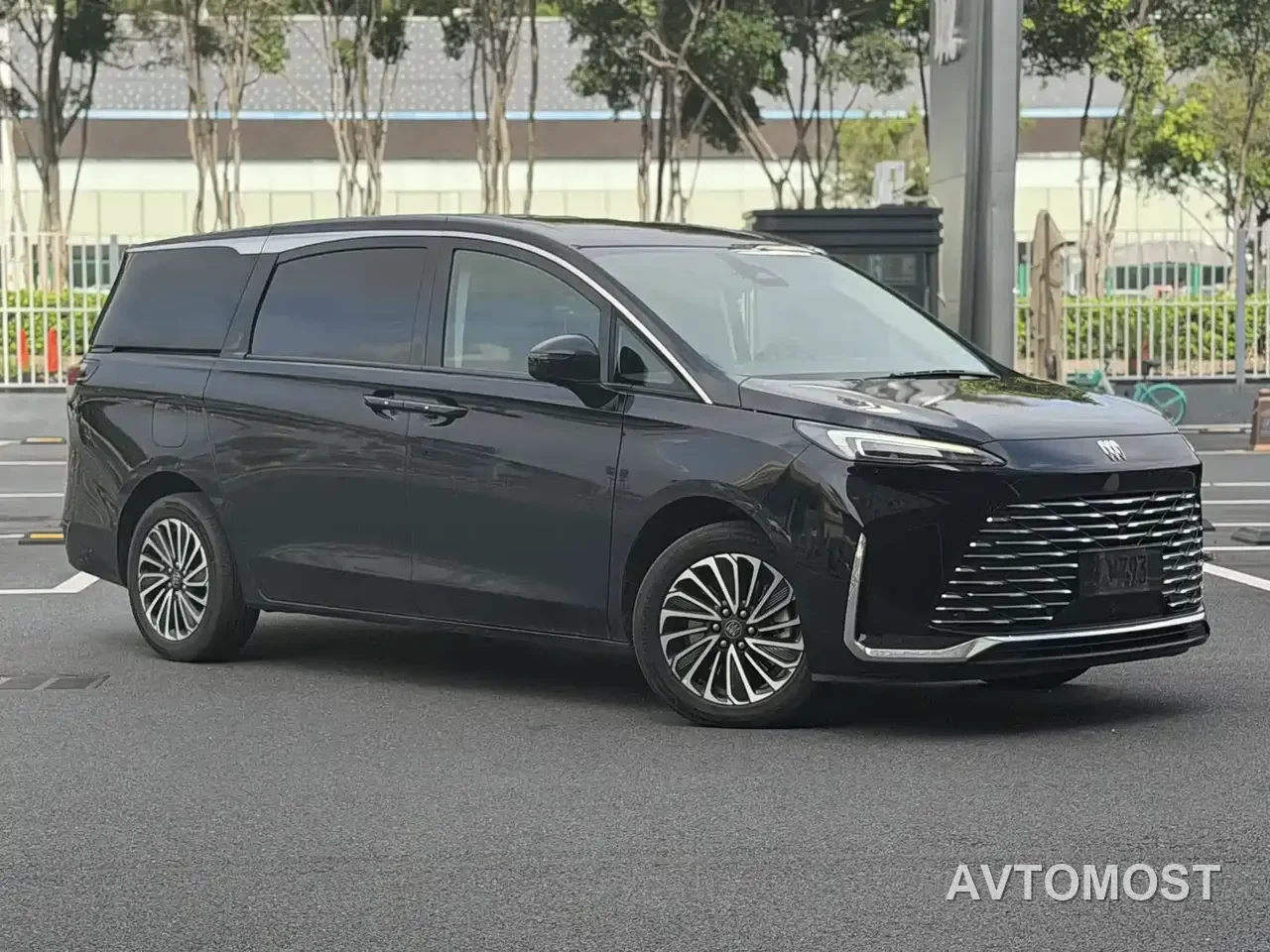 Buick GL8 New Energy 2025 Land Honor Premium Edition 7-Seater — фото 3