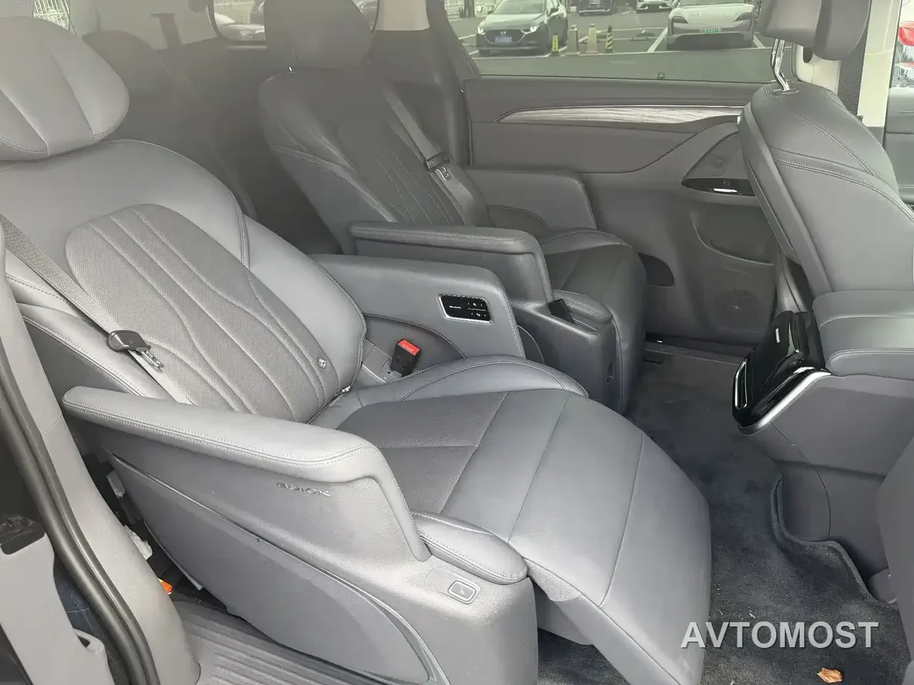 Buick GL8 New Energy 2025 Land Honor Premium Edition 7-Seater — фото 11
