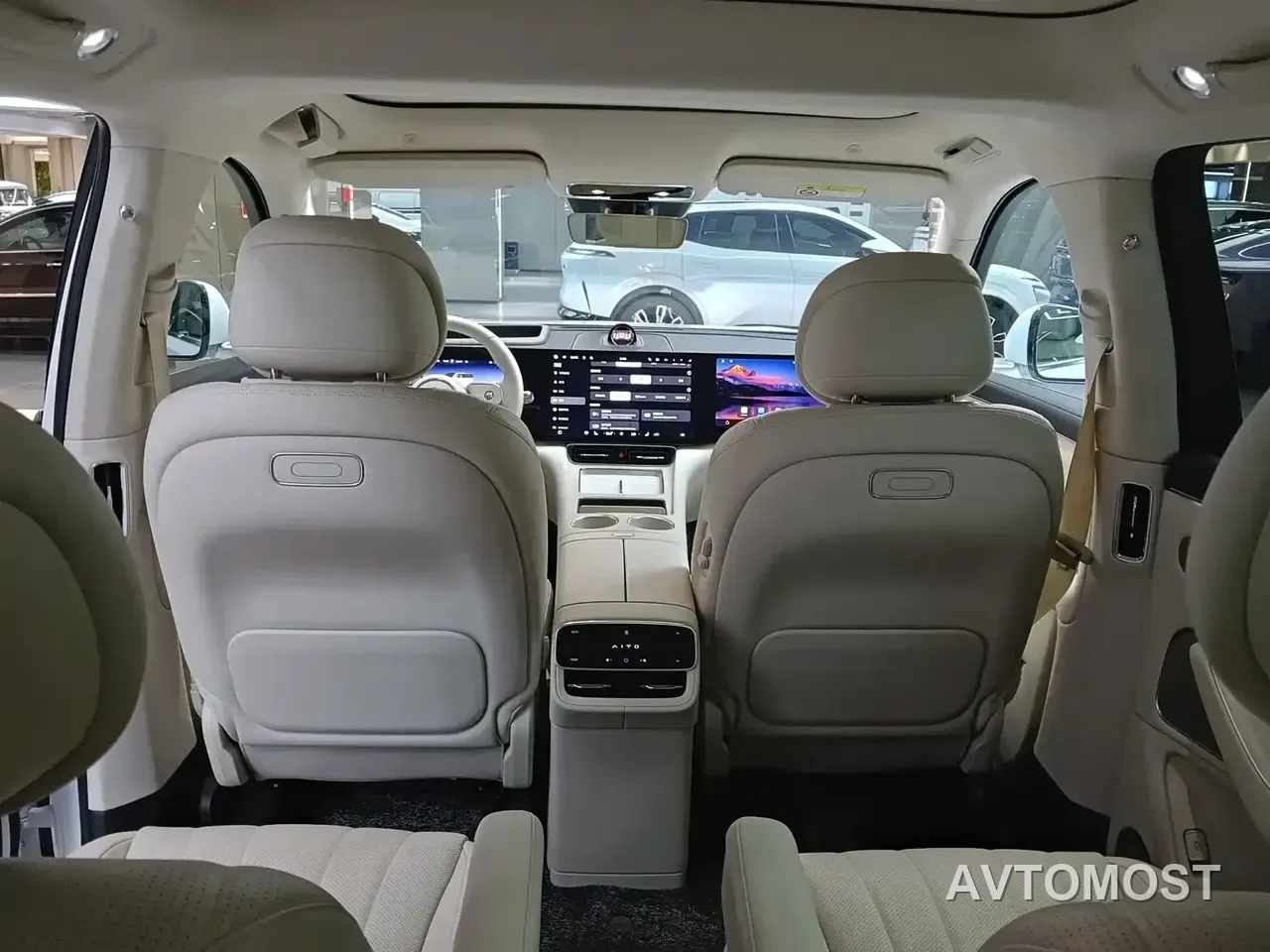 AITO M8 2025 Model Extended Range Max Edition 37kWh 6-Seater — фото 1