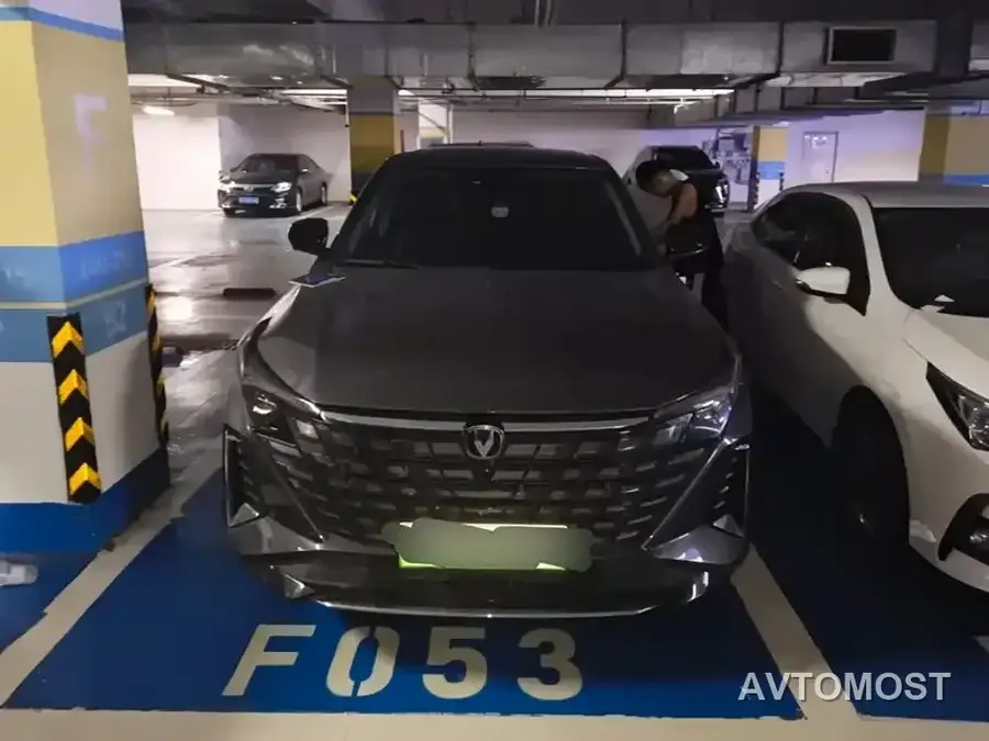 Changan UNI-Z New Energy 2024 Blue Whale iDD 125km Surpassing Edition