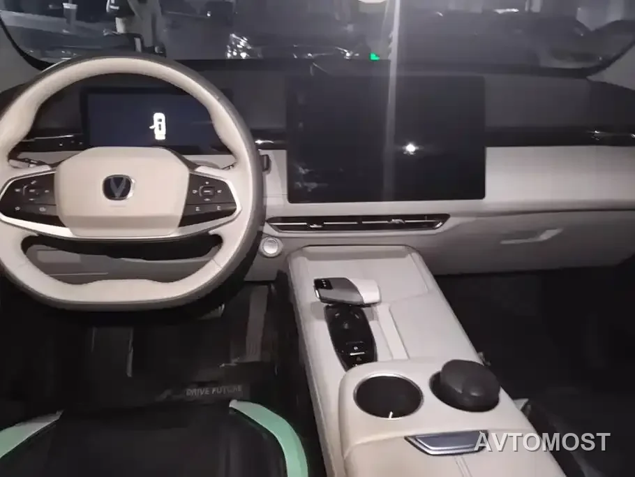Changan UNI-Z New Energy 2024 Blue Whale iDD 125km Surpassing Edition — фото 12