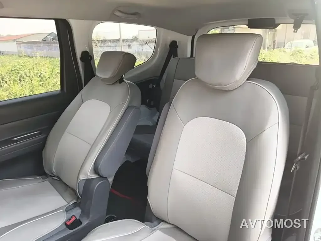 Wuling Hongguang New Energy 2025 Extended-Range Hybrid 50KM Comfort Version — фото 17