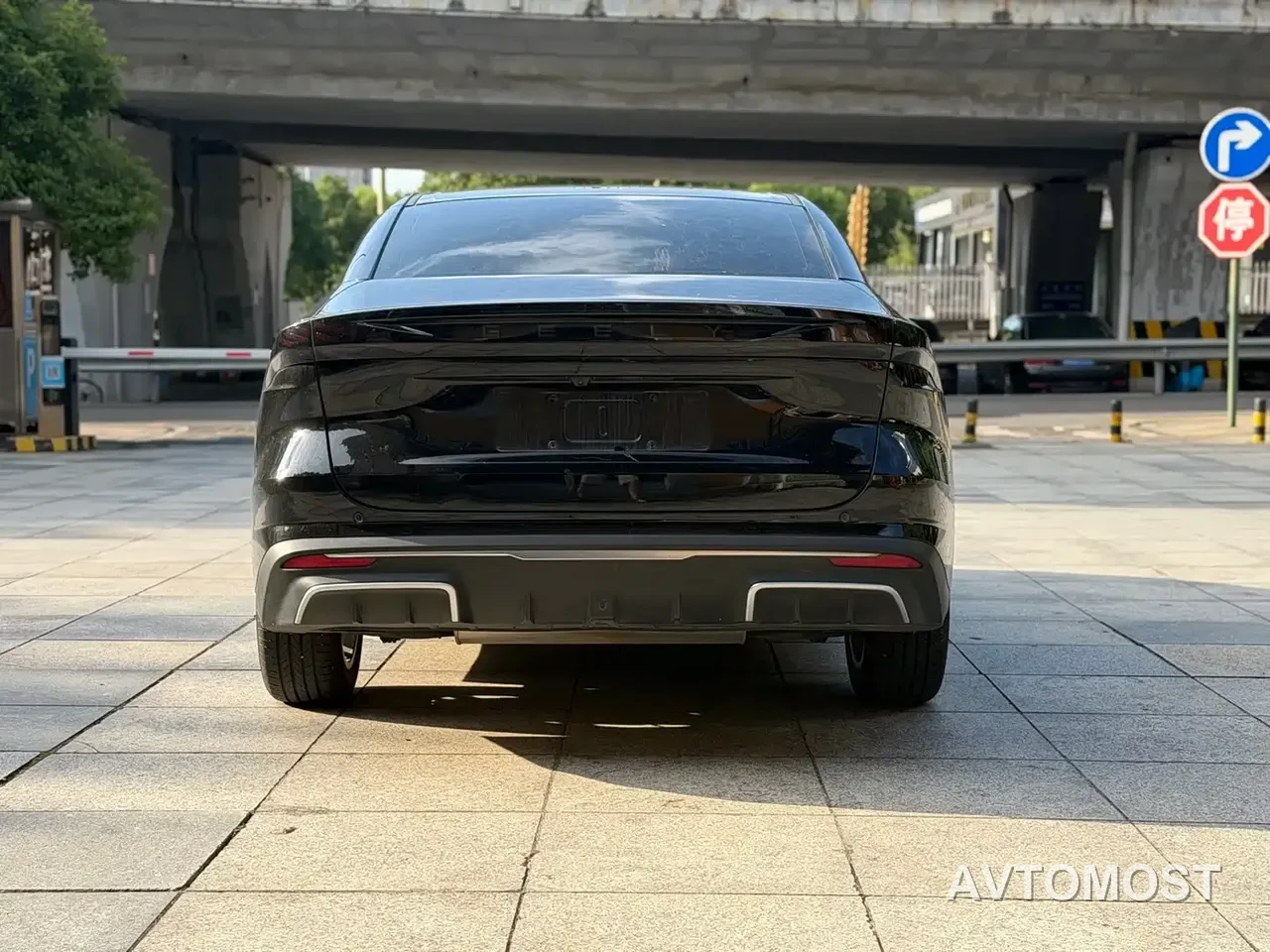 Geely Galaxy L6 2025 EM-i 140km Voyage Edition — фото 5