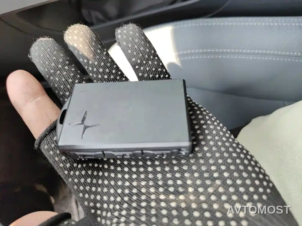 Polestar 2 2021 Single Motor Standard Range — фото 11