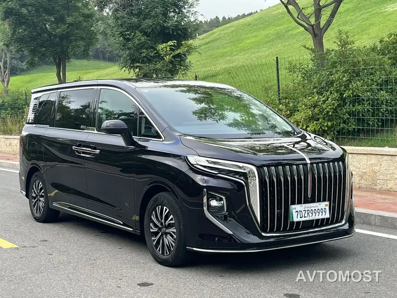 Hongqi HQ9 PHEV 2024 Model 2.0T AWD Luxury Edition — фото 2