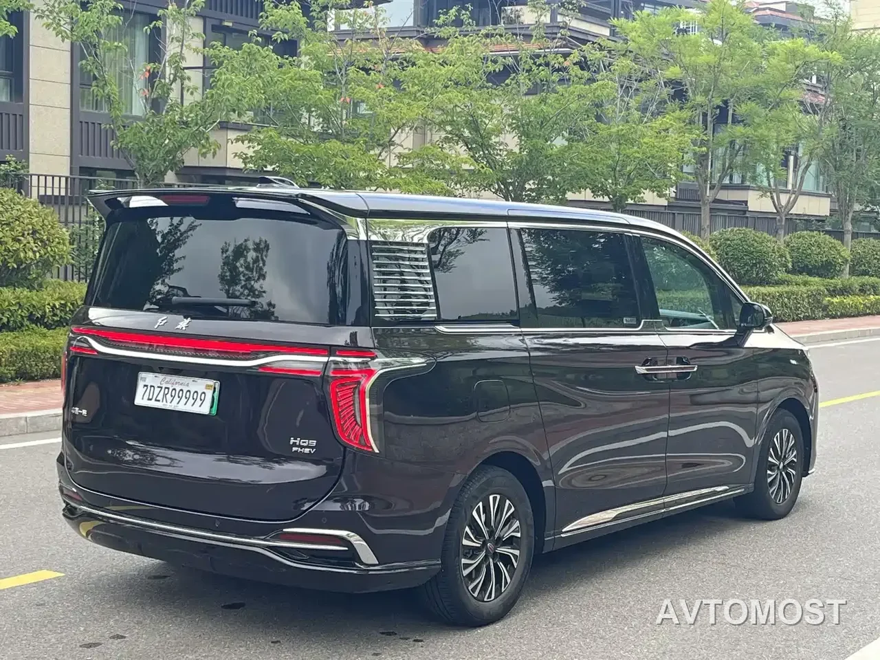 Hongqi HQ9 PHEV 2024 Model 2.0T AWD Luxury Edition — фото 9