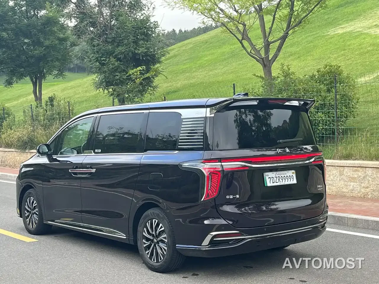 Hongqi HQ9 PHEV 2024 Model 2.0T AWD Luxury Edition — фото 10