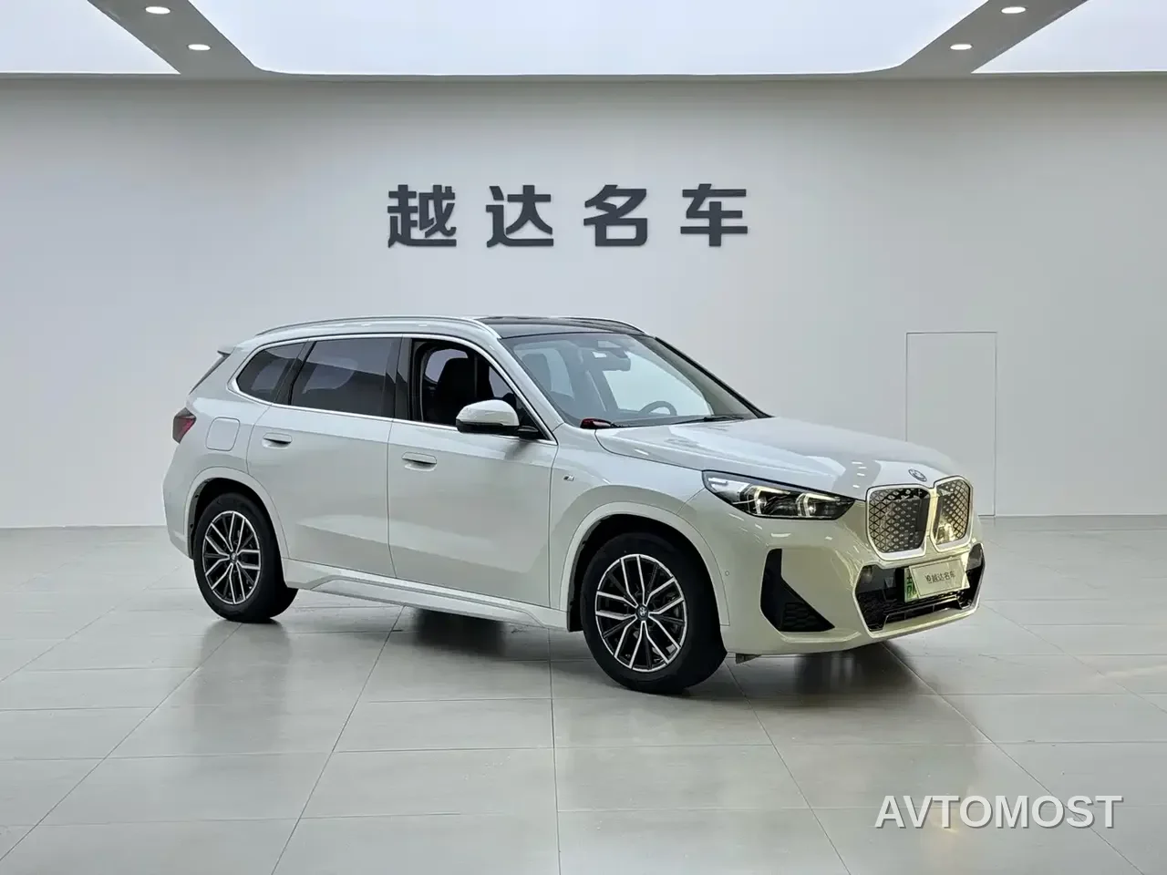 BMW iX1 2023 eDrive25L M Sport Package — фото 18